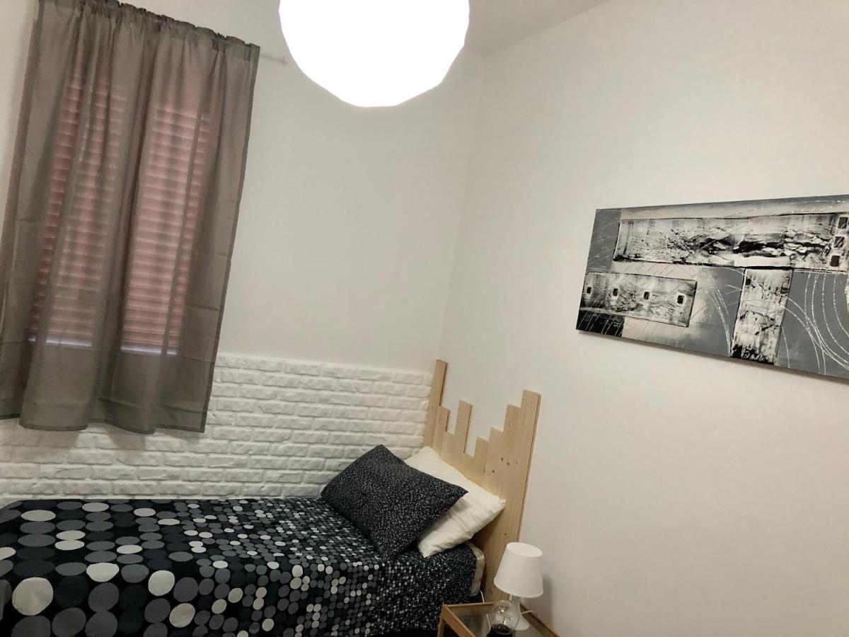 Casa Vacanze Kristel 巴莱斯特拉泰 外观 照片