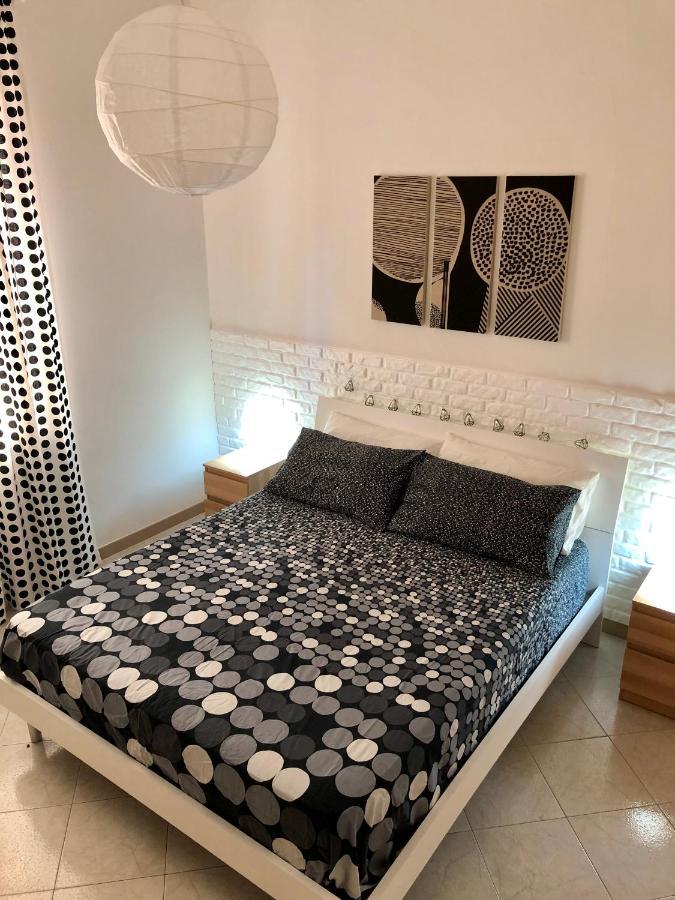 Casa Vacanze Kristel 巴莱斯特拉泰 外观 照片